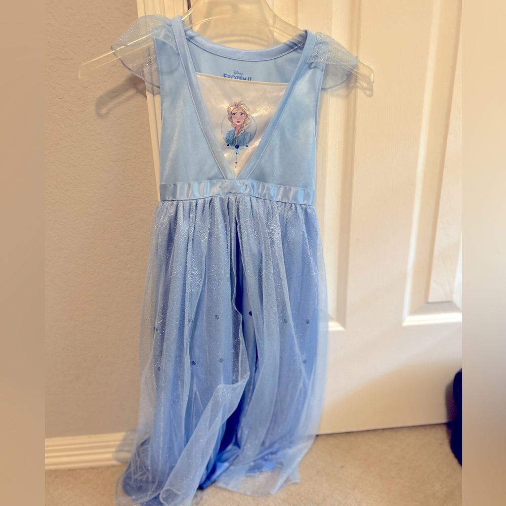 Frozen nightgown